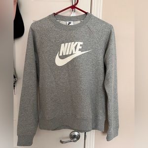 Women’s Nike sweatshirt